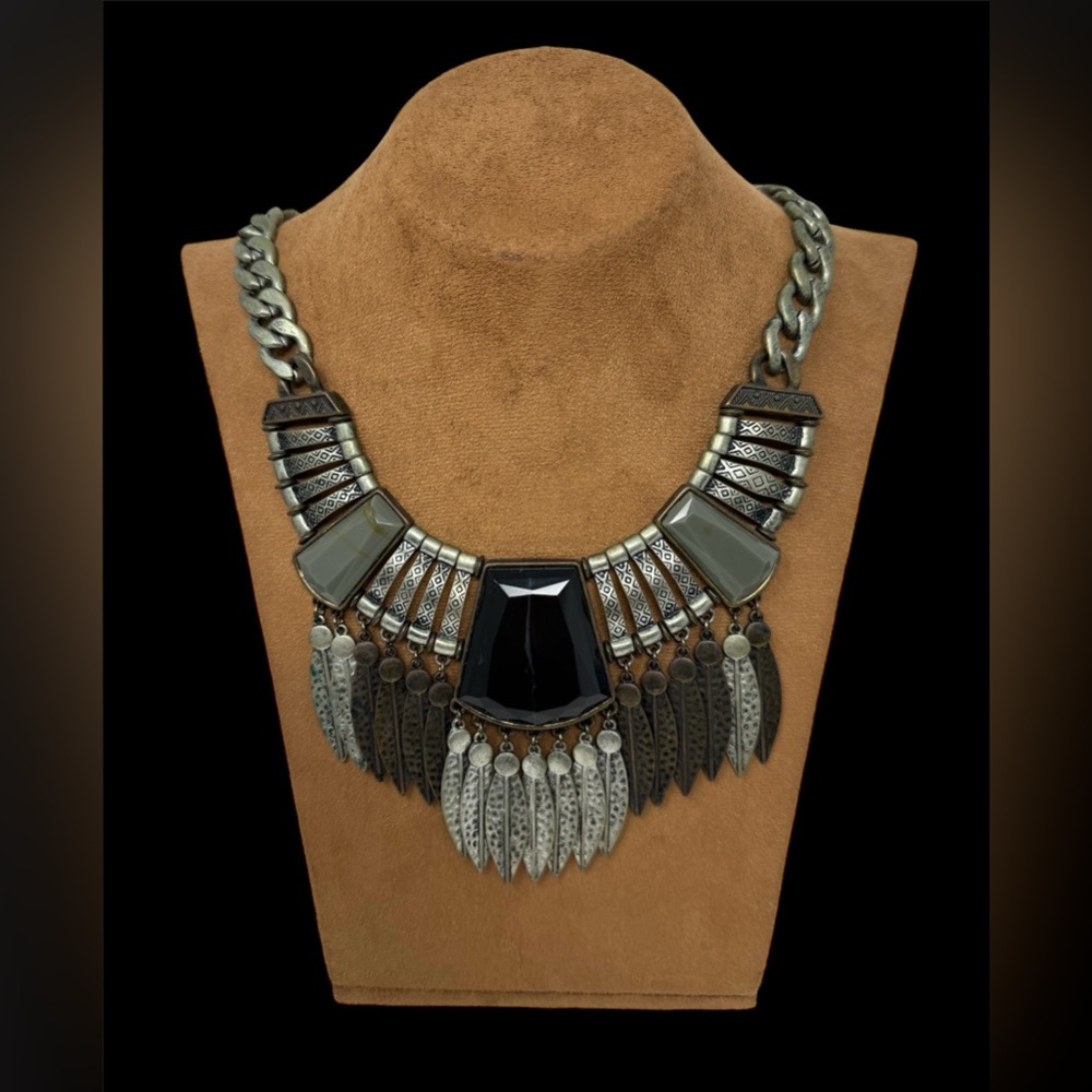 🛍️SALE🛍️ MESA VERDE STATEMENT NECKLACE & EARRING SET - Picture 3 of 12